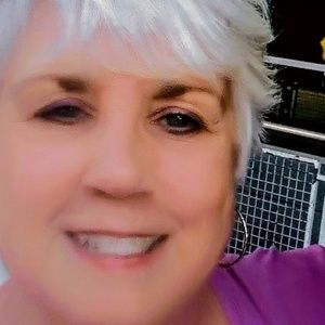 Meet your Posher, Cynthia